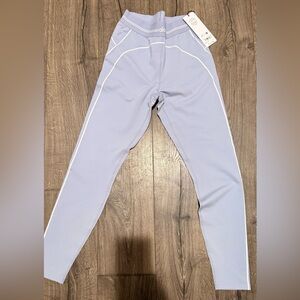 Alo Yoga Airbrush Heart Throb High-Waist Legging Winter Frost NWT sold out